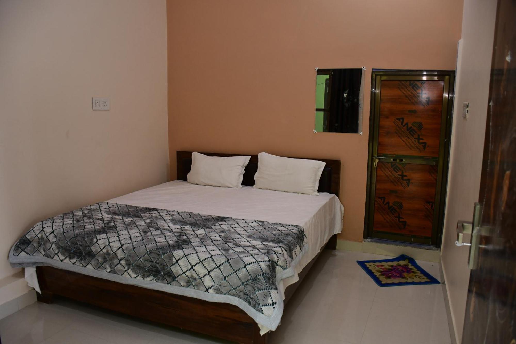 Shree Ram Hotel Ayodhya Екстериор снимка