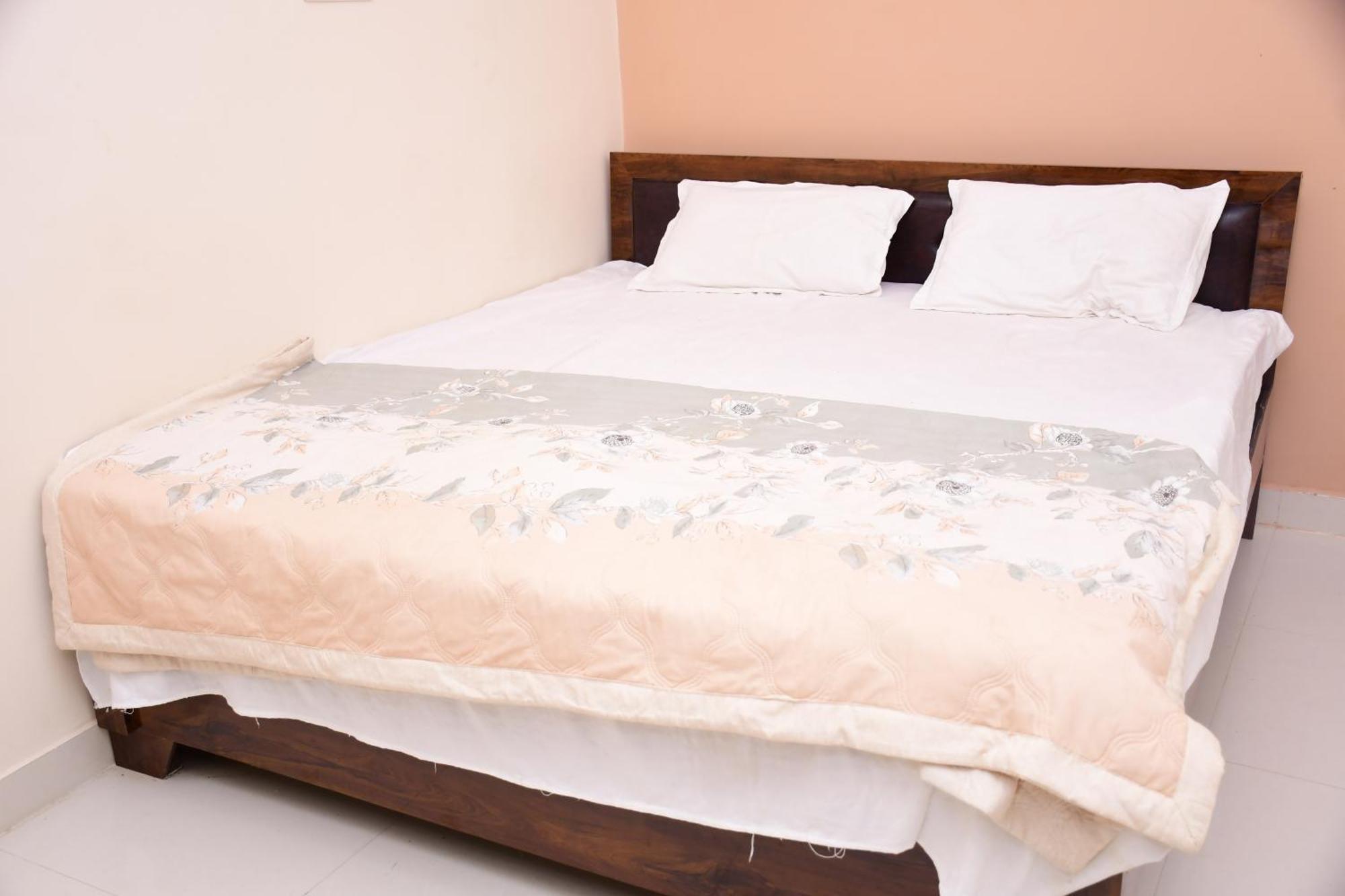Shree Ram Hotel Ayodhya Екстериор снимка