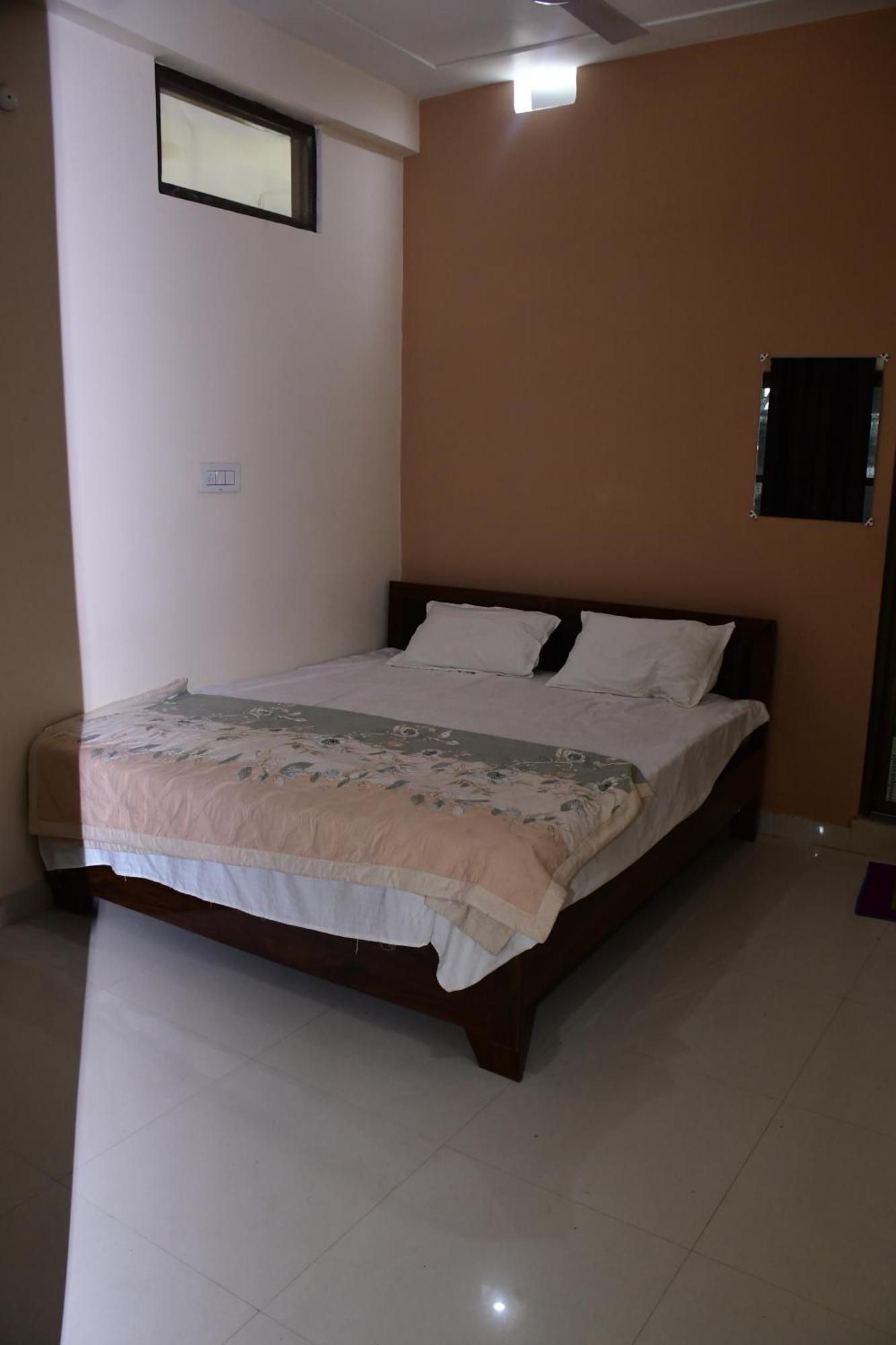Shree Ram Hotel Ayodhya Екстериор снимка