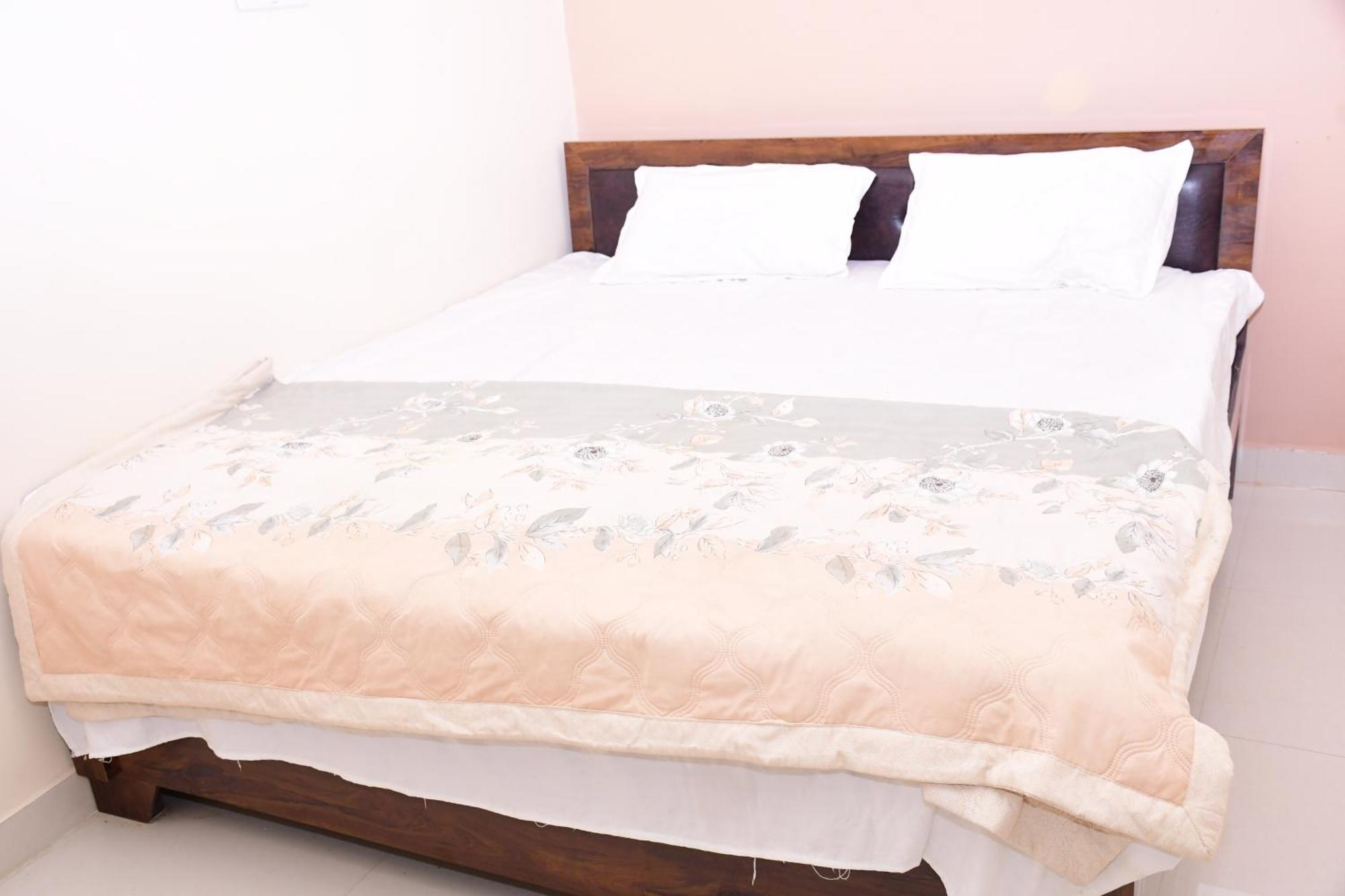 Shree Ram Hotel Ayodhya Екстериор снимка